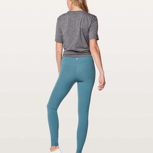 Lululemon Wunder Under Hi-Rise Tight 28" in Persian Blue size 4